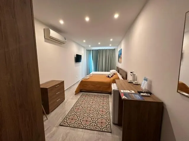 La Bella Guesthouse San Giuliano Bed & Breakfast